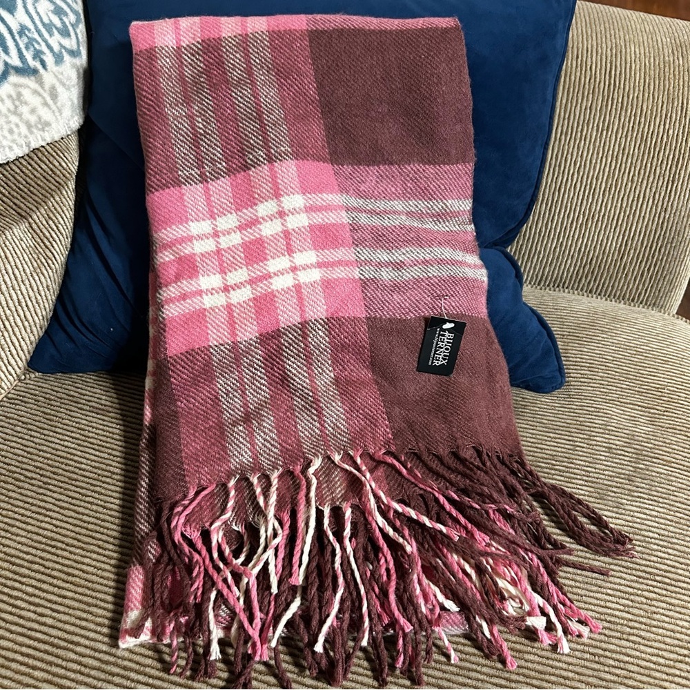 Bijoux Terner Scarf NWT Pink Plaid Large 72x28”